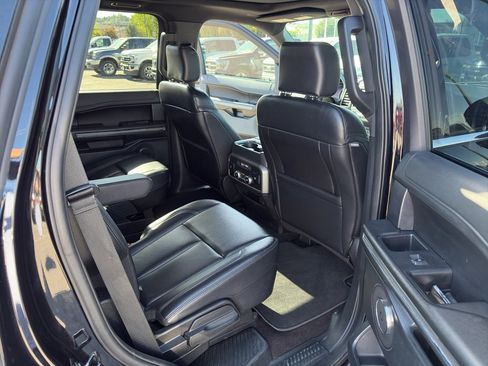 Used 2020 Ford Expedition XLT w/ Equipment Group 202A AWD/4WD image 27