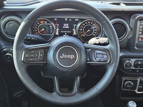 Used 2023 Jeep Wrangler Willys image 11