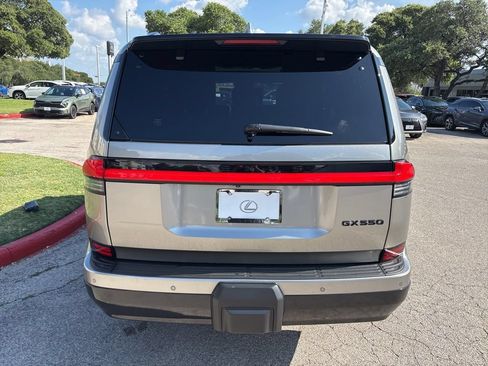 Used 2024 Lexus GX 550 w/ Accessory Package (2T) AWD/4WD image 4