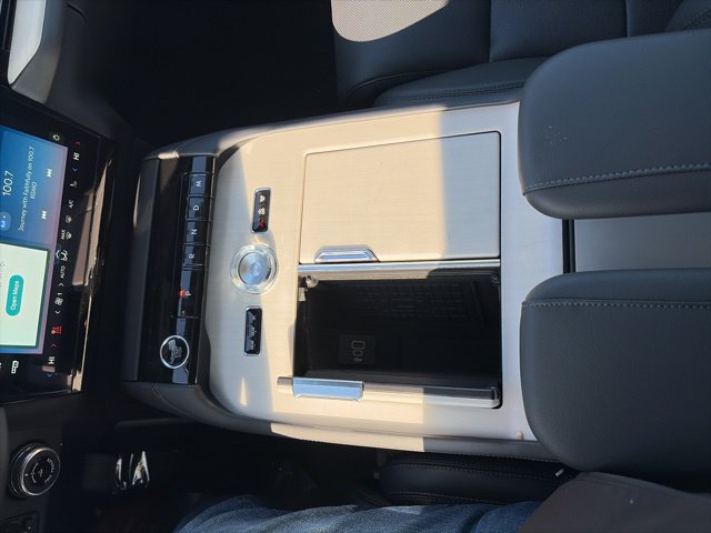 New 2025 Lincoln Navigator Reserve AWD/4WD image 25