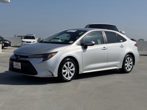 Certified 2025 Toyota Corolla LE FWD image 6