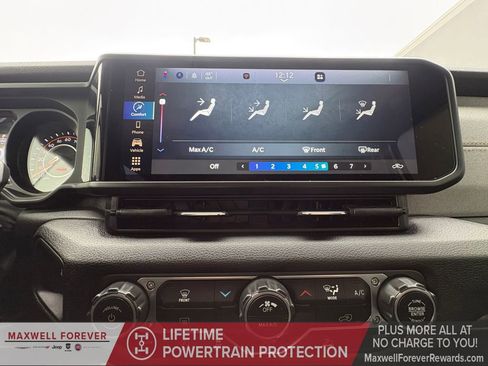 Used 2024 Jeep Gladiator Sport image 4