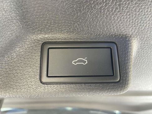 New 2025 Volkswagen ID. Buzz Pro S image 13