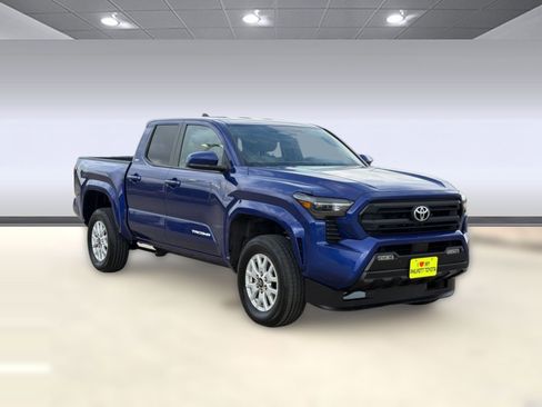 Used 2025 Toyota Tacoma SR5 image 7