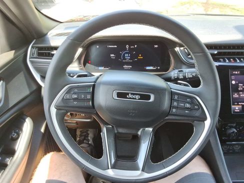 Used 2023 Jeep Grand Cherokee L Laredo AWD/4WD image 26
