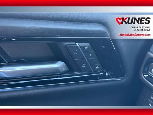 New 2026 GMC Yukon Denali w/ Sun & Power Step Package AWD/4WD image 54