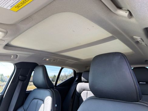 Used 2023 Volvo XC40 B5 Ultimate w/ Protection Package Premier AWD/4WD image 17