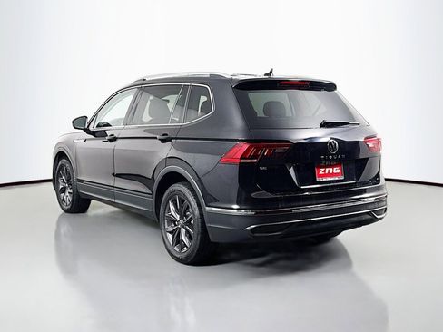 Used 2022 Volkswagen Tiguan SE image 3