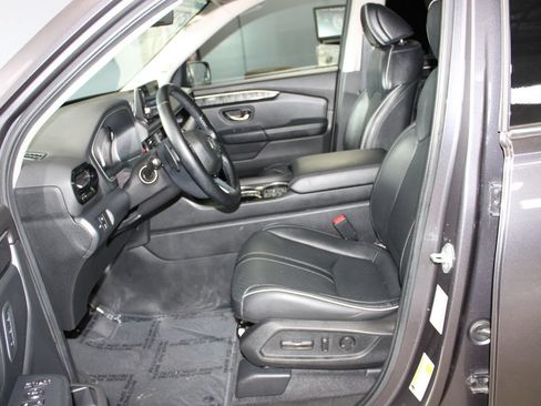 Used 2023 Honda Pilot Elite image 8