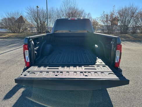 Used 2018 Ford F350 Lariat w/ Chrome Package image 18
