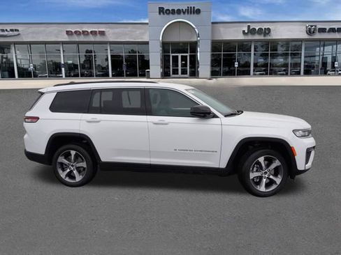 New 2026 Jeep Grand Cherokee L Limited w/ Trailer Tow Package AWD/4WD image 2