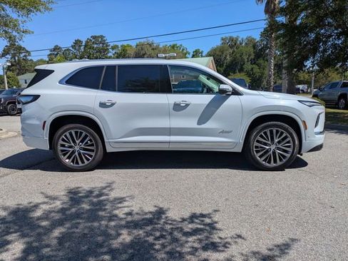 New 2026 Buick Enclave Avenir FWD image 3