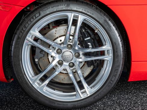 Used 2010 Audi R8 V10 image 38