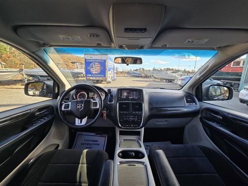 Used 2013 Dodge Grand Caravan Crew image 18