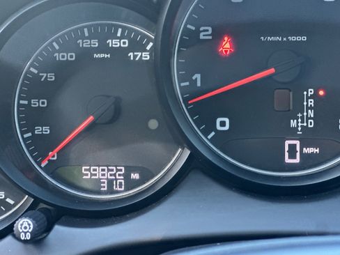 Used 2014 Porsche Cayenne Platinum Edition image 17