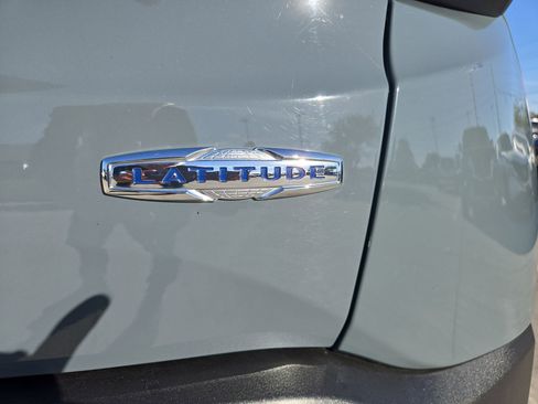 Used 2018 Jeep Renegade Latitude image 41