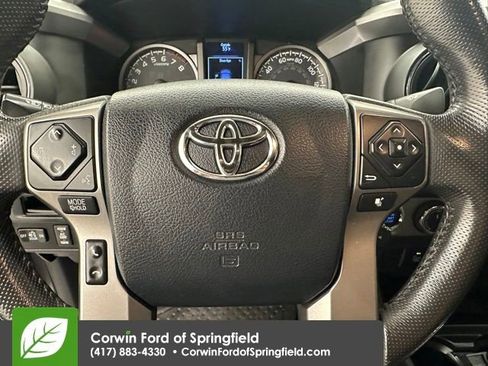 Used 2016 Toyota Tacoma Limited image 30