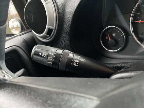 Used 2015 Jeep Wrangler Unlimited Rubicon w/ Connectivity Group image 23