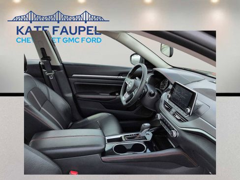 Used 2025 Nissan Altima 2.5 SR FWD image 7