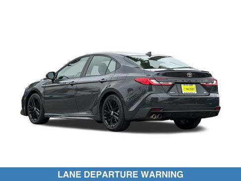 Used 2025 Toyota Camry SE FWD image 8