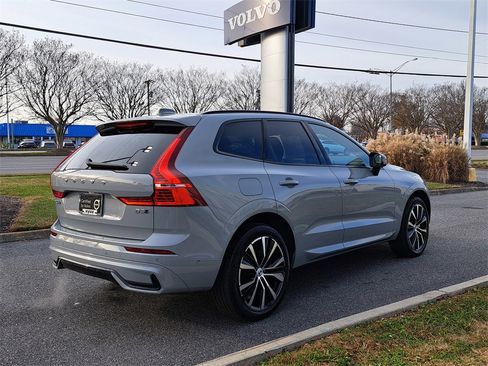 Used 2025 Volvo XC60 B5 Plus image 3