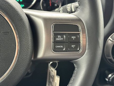 Used 2018 Jeep Wrangler Unlimited Sahara AWD/4WD image 25