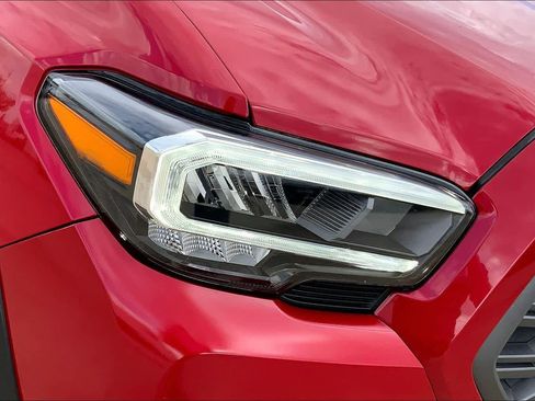 Used 2022 Toyota Tacoma TRD Off-Road AWD/4WD image 28