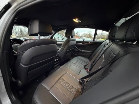 Used 2019 BMW 540i xDrive w/ Premium Package image 9
