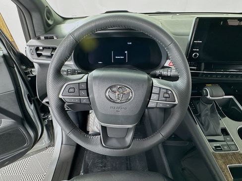Certified 2025 Toyota Sienna Platinum AWD/4WD image 13