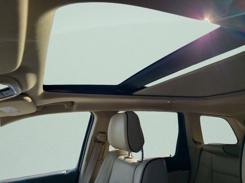 Used 2017 Jeep Grand Cherokee Overland image 20