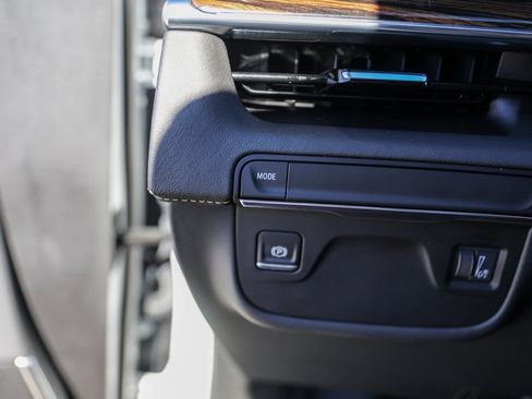 Certified 2024 Cadillac Escalade Luxury image 15