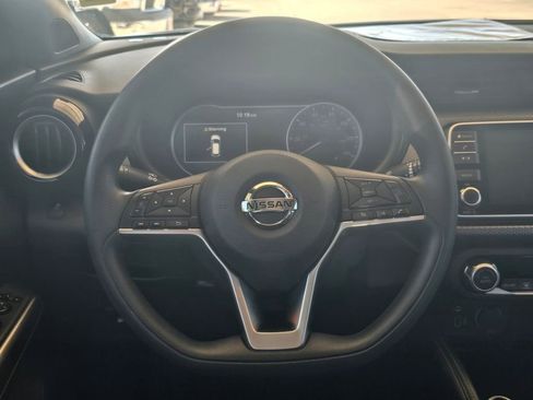 Used 2018 Nissan Kicks SV FWD image 53