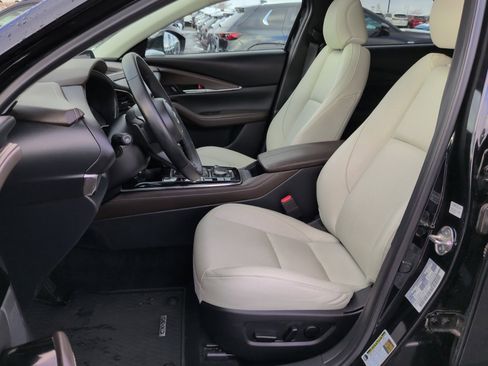 Certified 2025 MAZDA CX-30 AWD 2.5 S w/ Premium Package image 10