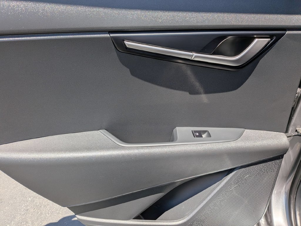 Used 2025 Kia Niro LX FWD image 25