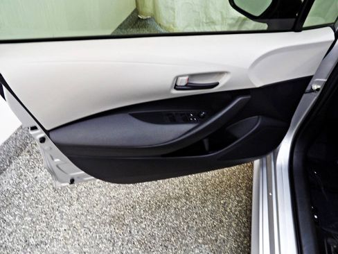 Used 2022 Toyota Corolla LE FWD image 7