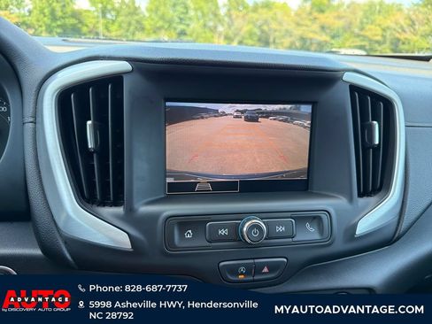 Used 2024 GMC Terrain SLE FWD image 16
