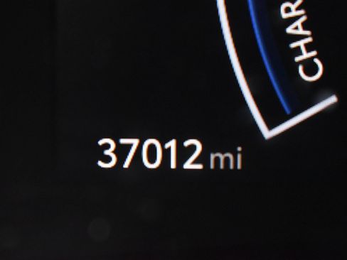 Used 2025 Toyota Camry LE image 31