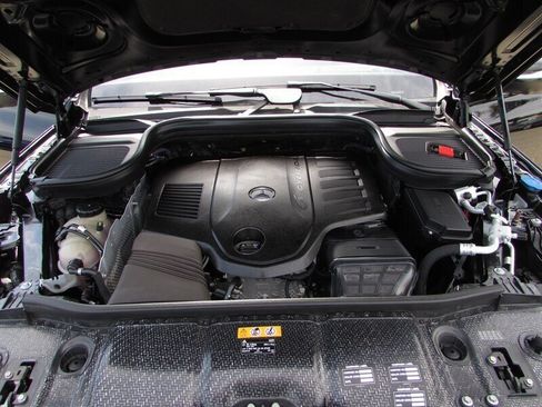 Used 2020 Mercedes-Benz GLE 450 4MATIC w/ MBUX Technology Package image 39