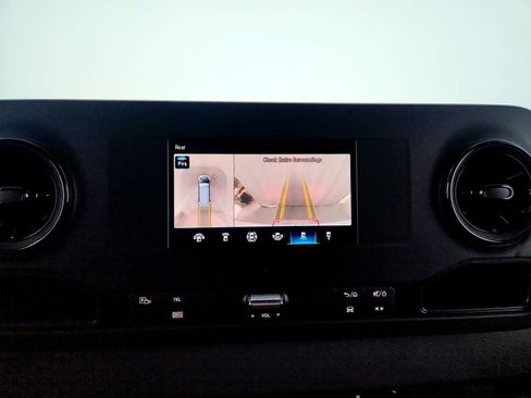 Used 2023 Mercedes-Benz Sprinter 2500 image 20