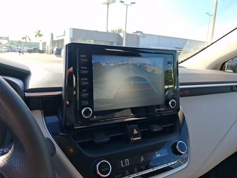 Used 2022 Toyota Corolla LE FWD image 21