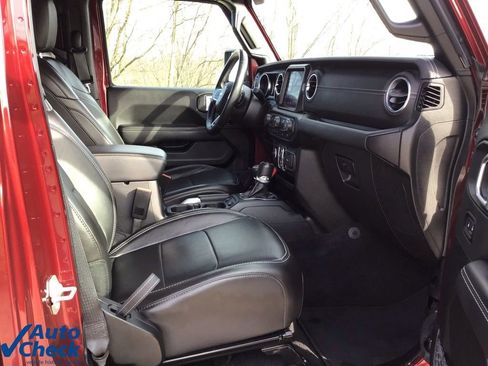 Used 2022 Jeep Wrangler Unlimited Sahara image 21