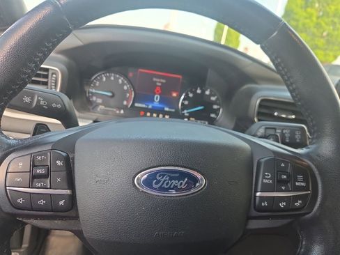Used 2020 Ford Explorer XLT w/ Equipment Group 202A AWD/4WD image 13