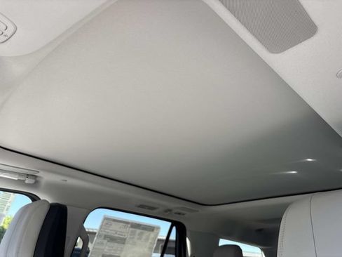 New 2026 Lincoln Navigator Reserve w/ Jet Appearance Package AWD/4WD image 25