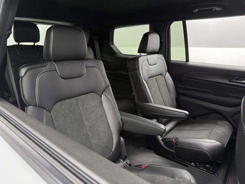 New 2025 Jeep Grand Cherokee L Altitude image 21