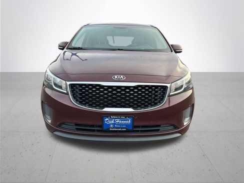 Used 2017 Kia Sedona LX w/ LX Essentials Premium Package image 3