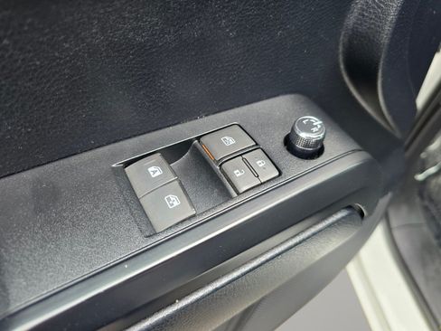 Used 2016 Toyota Tacoma SR RWD image 34