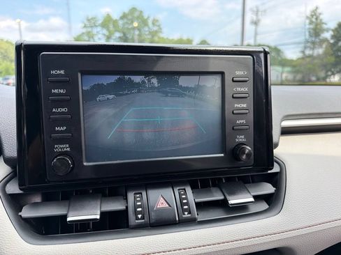 Used 2019 Toyota RAV4 XLE Premium w/ Cold Weather Package AWD/4WD image 11