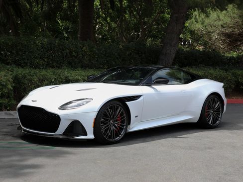 Used 2023 Aston Martin DBS Coupe RWD image 2