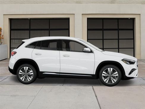 New 2025 Mercedes-Benz GLA 250 image 39