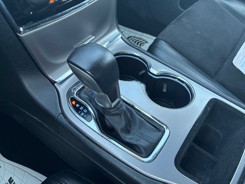 Used 2021 Jeep Grand Cherokee Laredo X AWD/4WD image 33